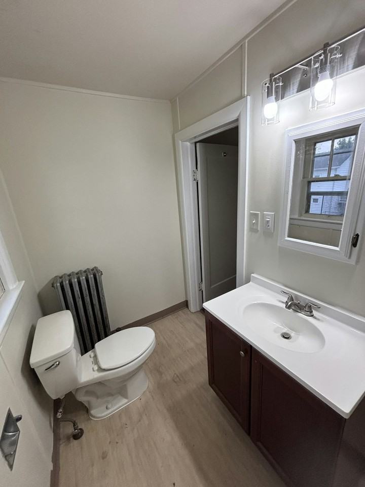 365 North Maple Avenue - Photo 2 of 17