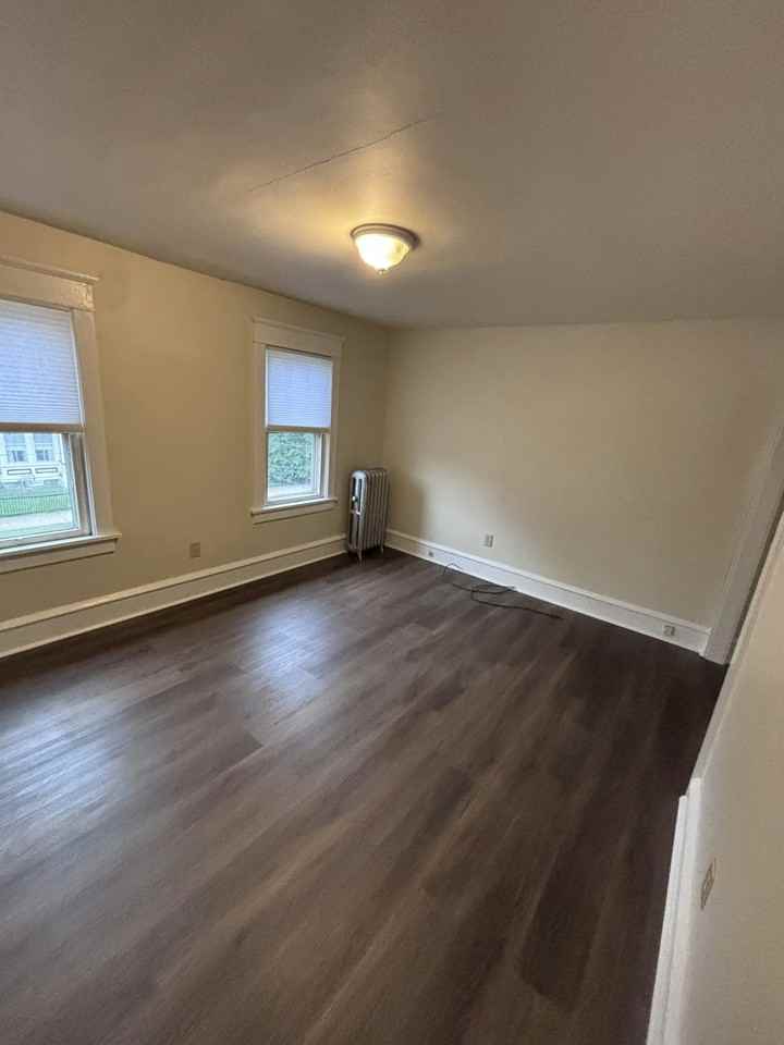 365 North Maple Avenue - Photo 3 of 17