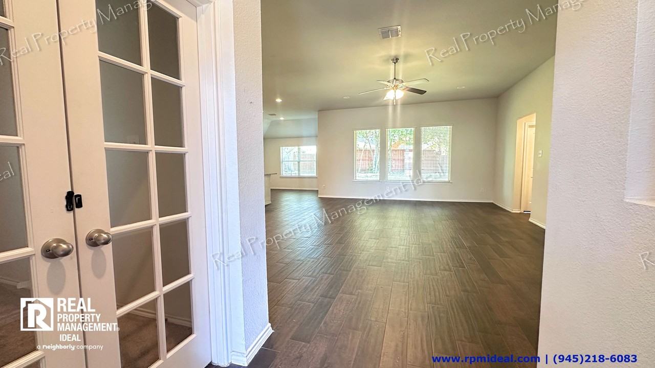 3977 Winding Hollow Dr - Photo 3 of 35