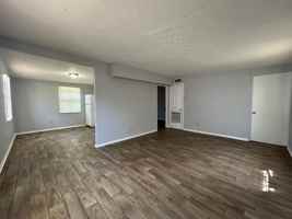 featured image of 3236 Phyllis St