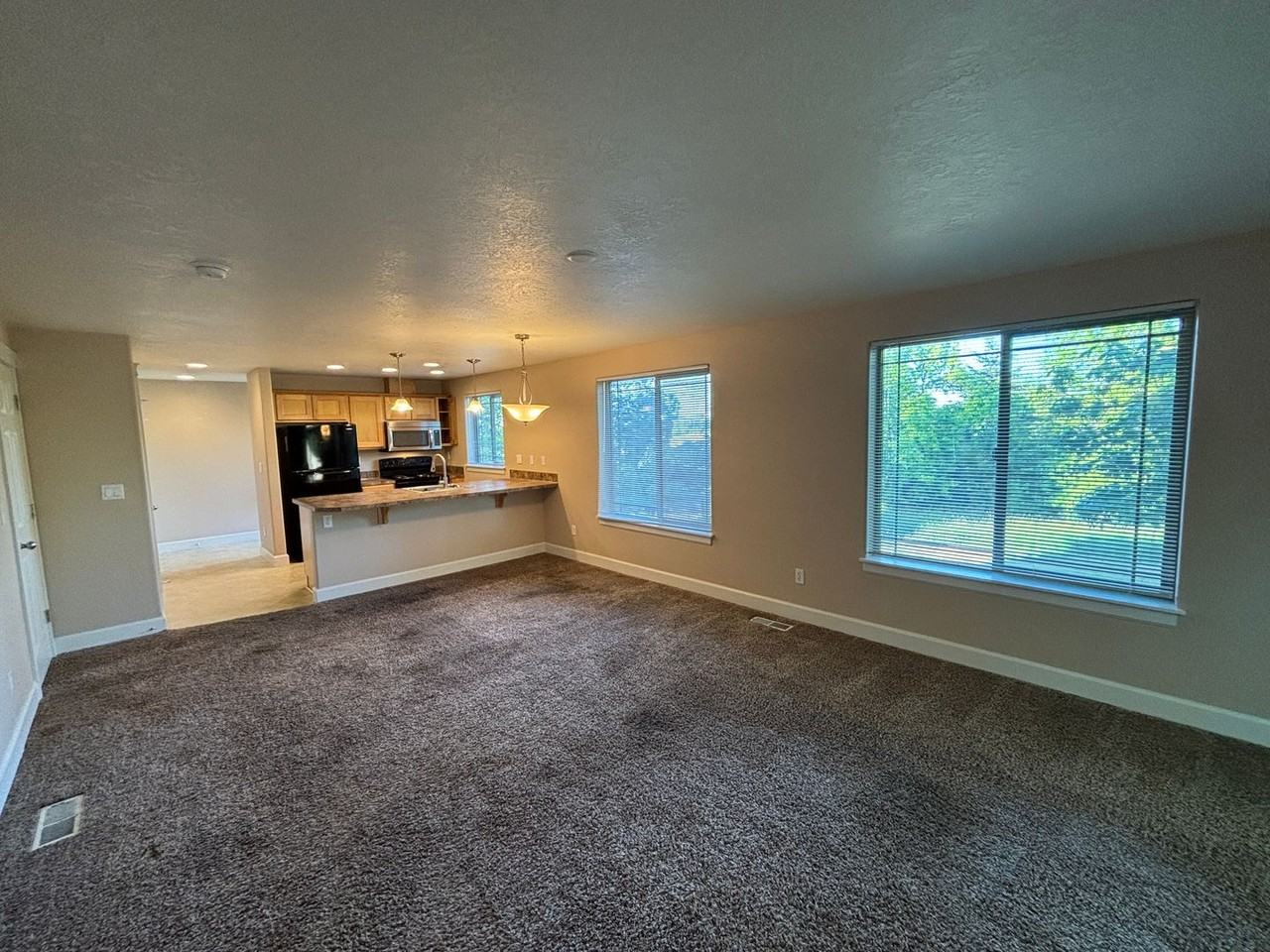 940/942 River Bend Rd NW - Photo 4 of 14