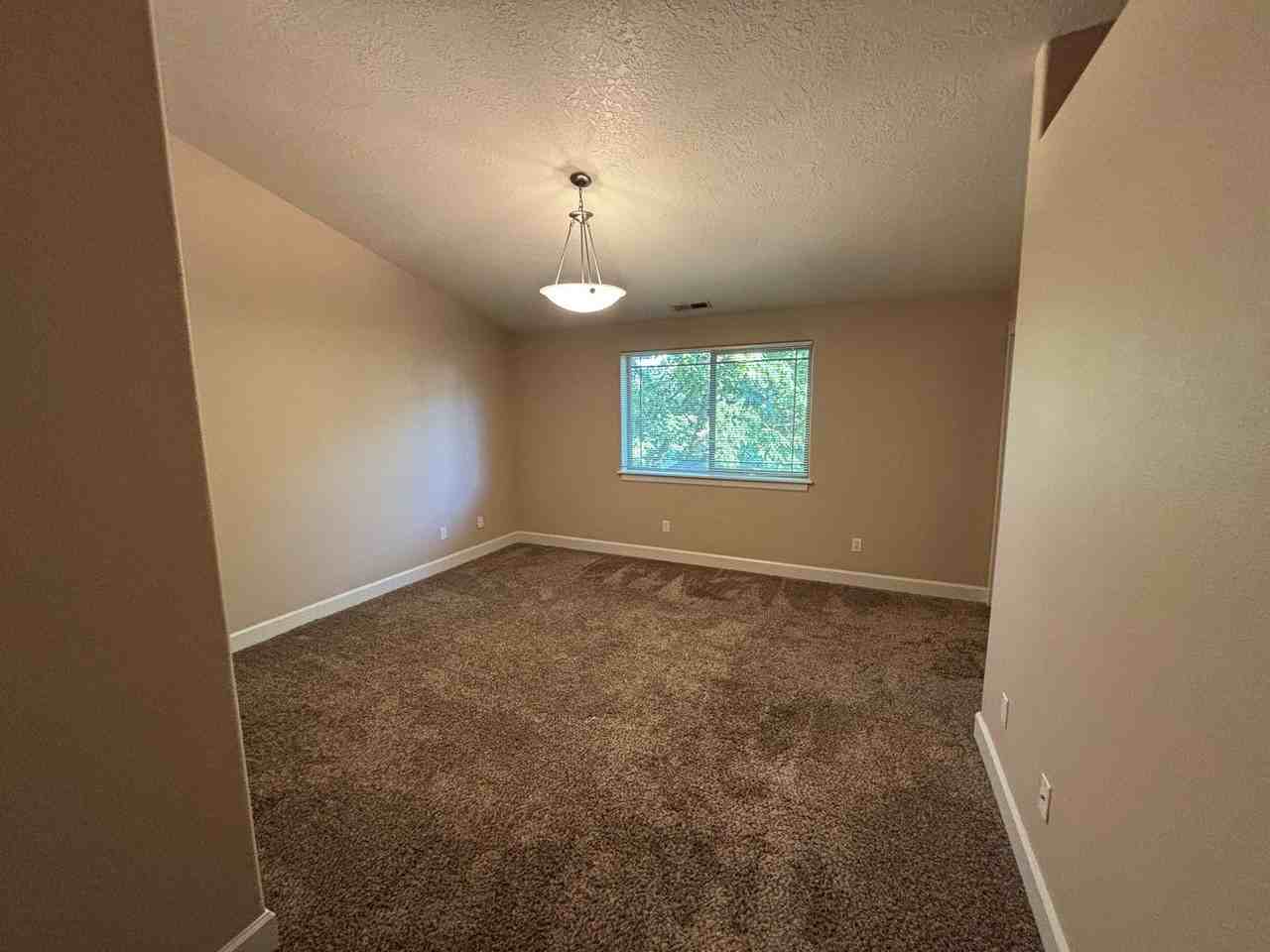 940/942 River Bend Rd NW - Photo 7 of 14