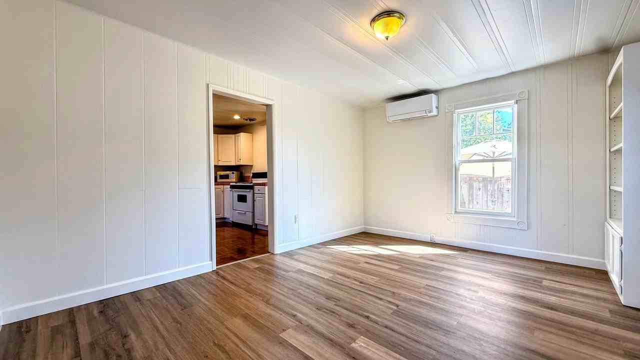 1724 Alberta Ave - Photo 7 of 18