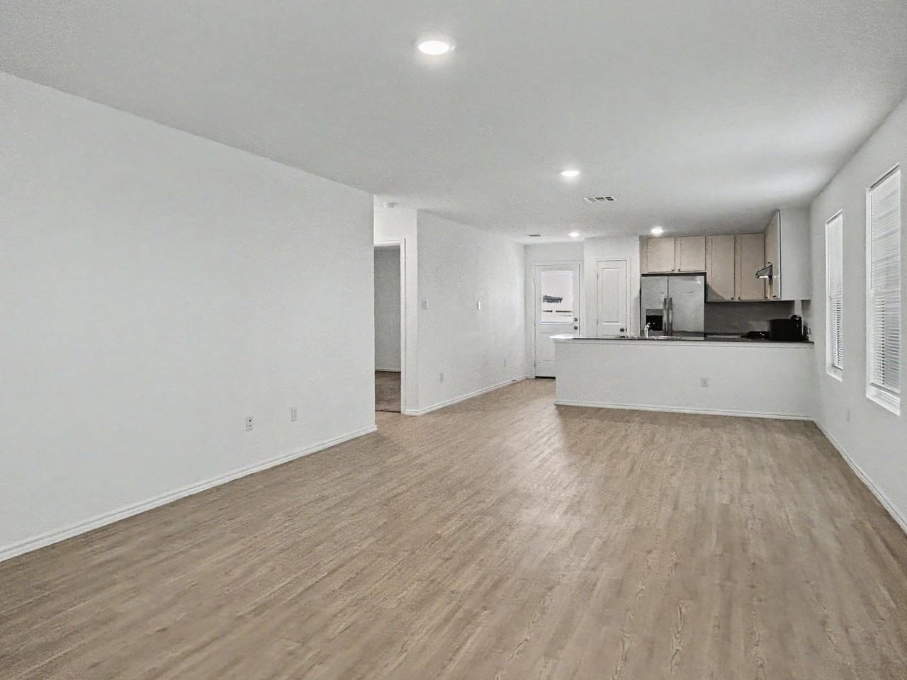 9211 Saint Jerome - Photo 2 of 18