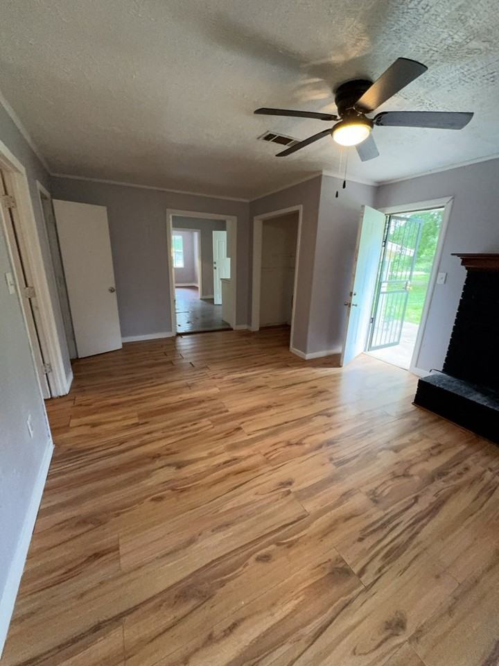 2829 Comfort Street - Photo 2 of 14