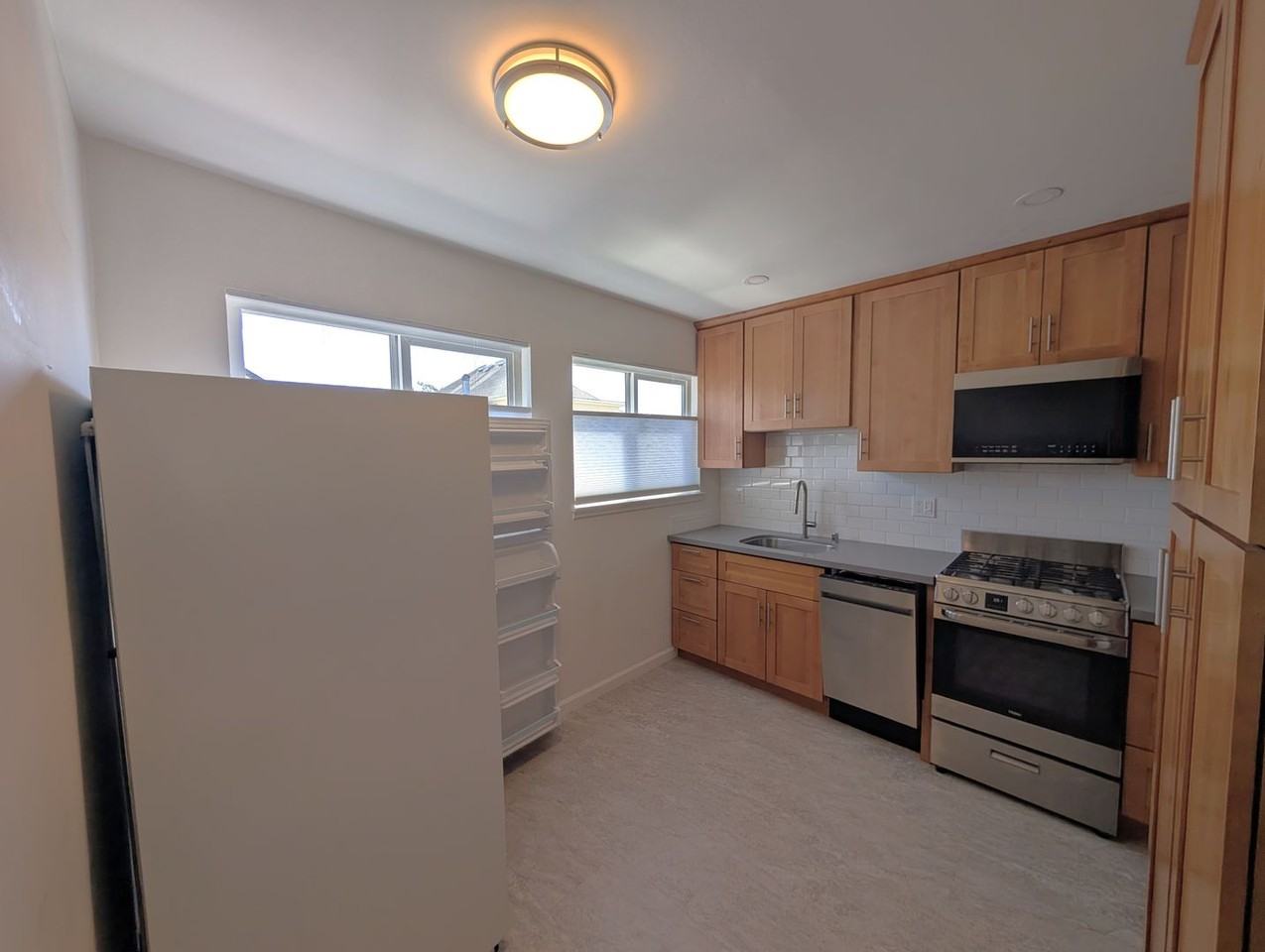1735 Carleton St #D - Photo 4 of 10