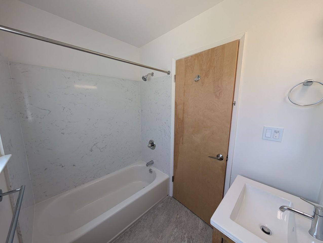 1735 Carleton St #D - Photo 7 of 10