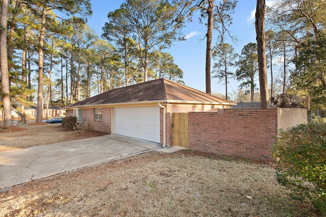 816 Winthrop Circle - Photo 6 of 36