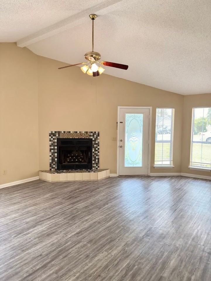 114 Leeward Dr - Photo 3 of 16