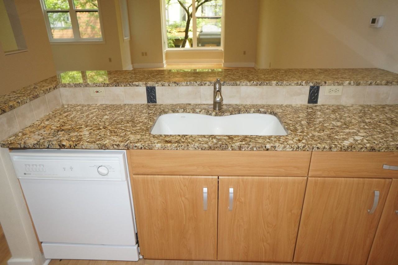 735 Se 34th Ave - Photo 7 of 26