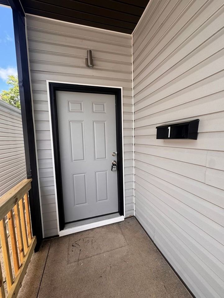 506 Vine St - Photo 2 of 9