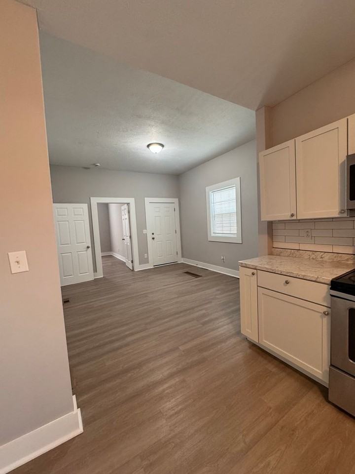 506 Vine St - Photo 4 of 9