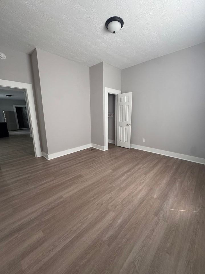 506 Vine St - Photo 7 of 9