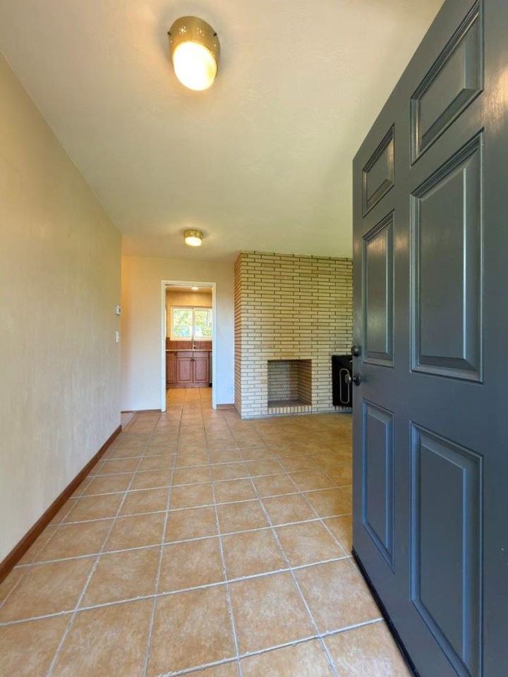 275 Cold Springs Rd - Photo 4 of 39