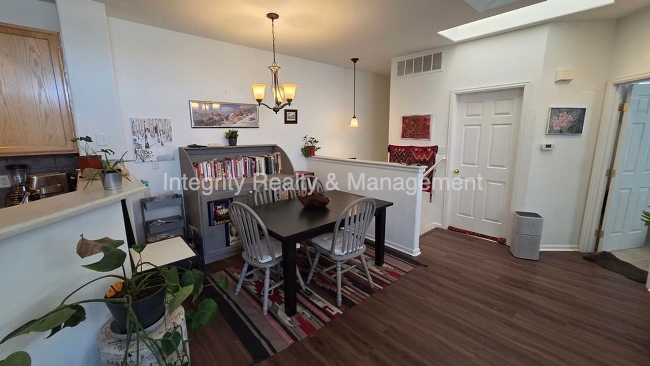 1261 Carlyle Park Cir - Photo 5 of 21