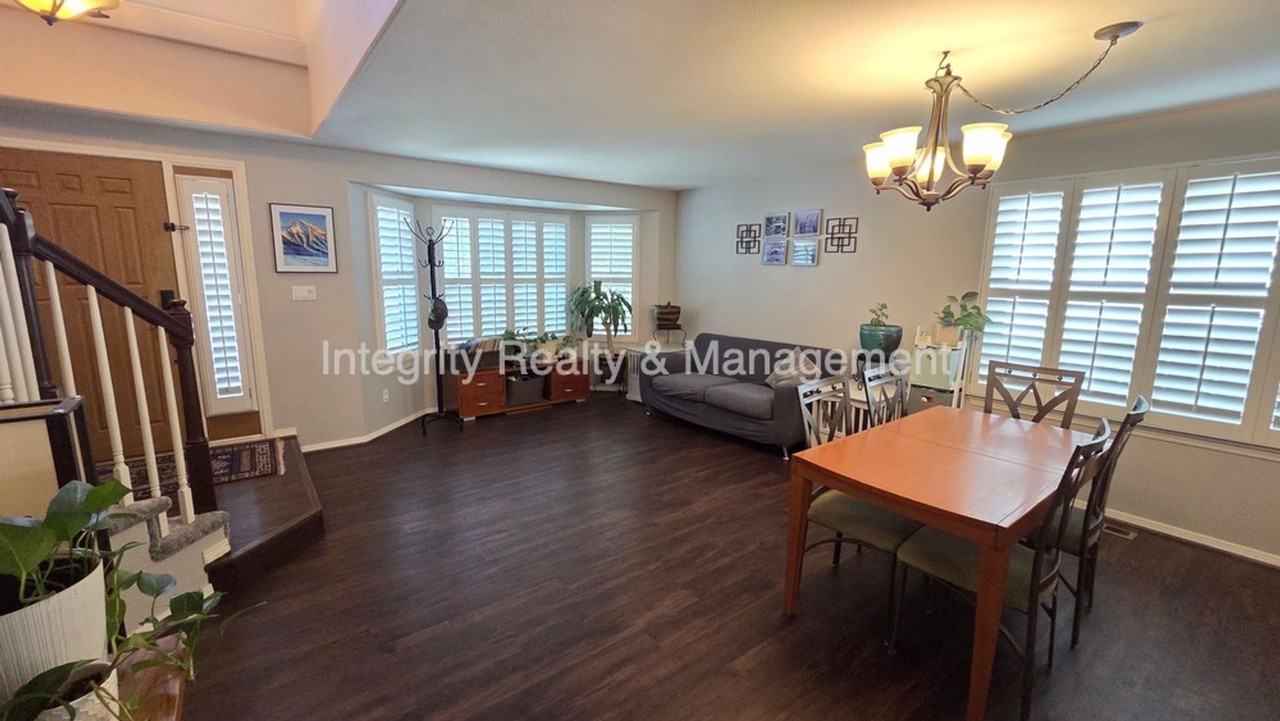 3425 White Oak Ln - Photo 5 of 46