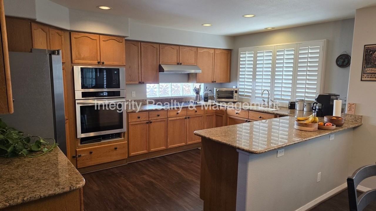 3425 White Oak Ln - Photo 6 of 46