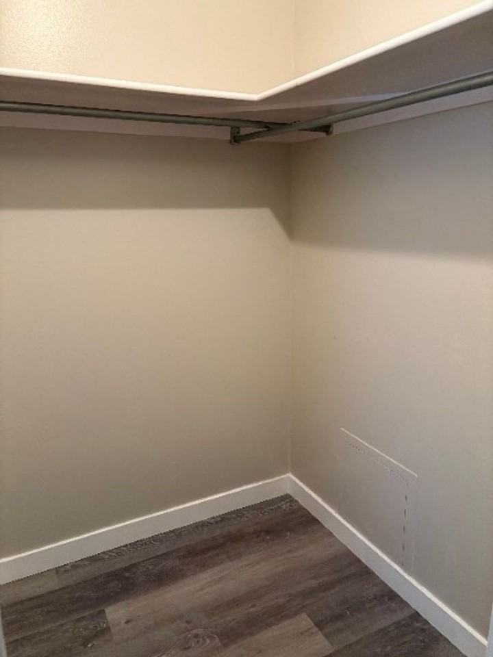 1229 W 1420 N - Photo 4 of 8