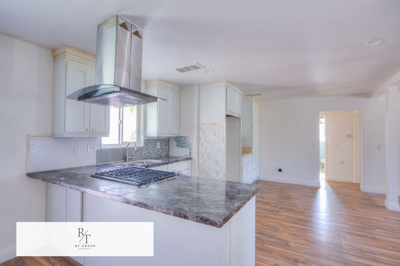 13011 Pinon St - Photo 3 of 42