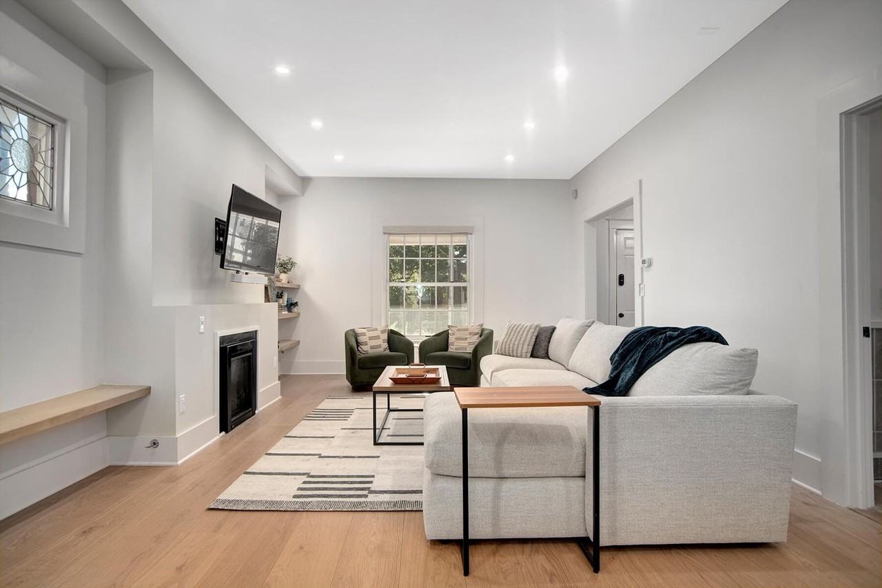 456 S Lincoln St - Photo 4 of 19