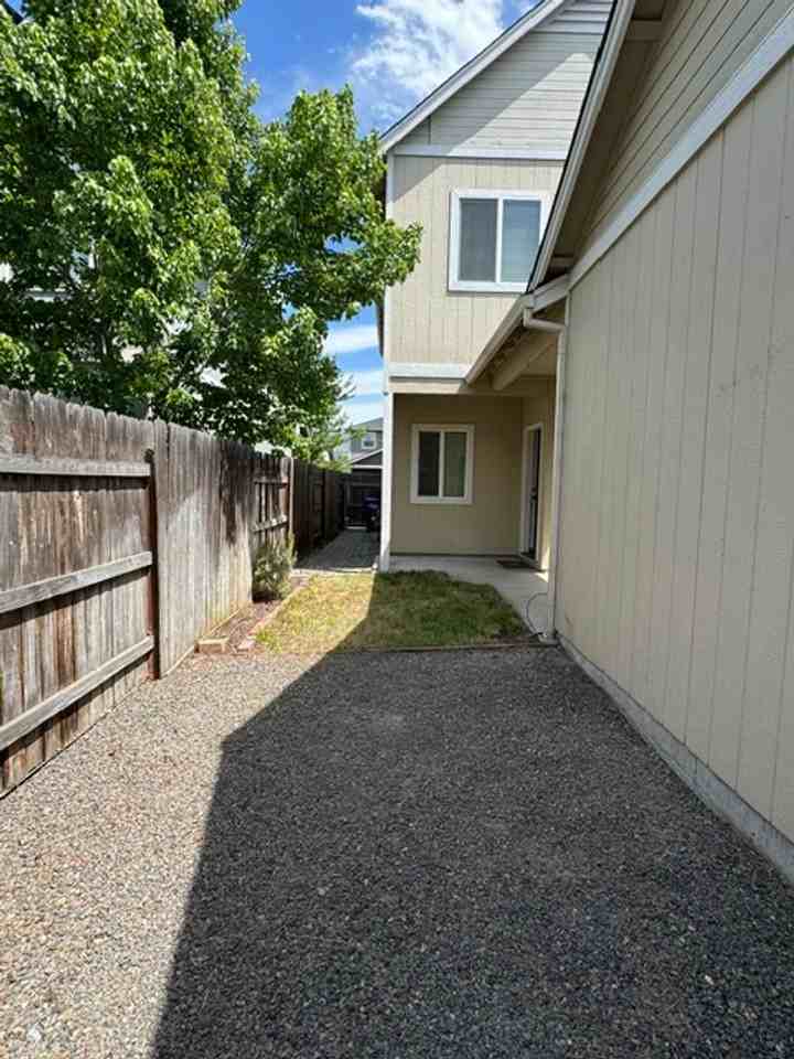233 Wintersage Cir - Photo 5 of 17
