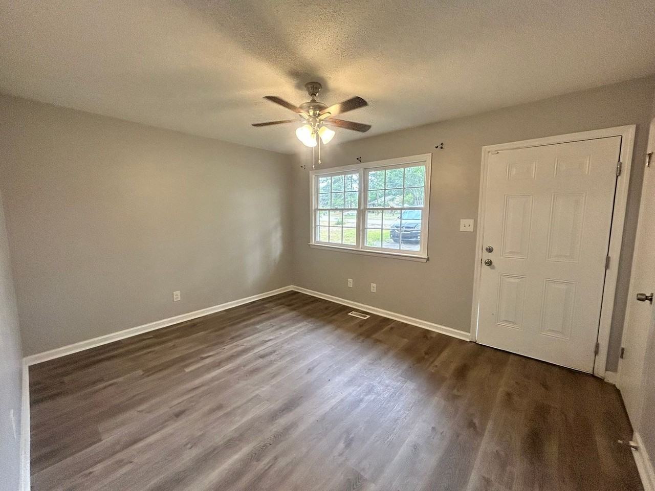 195 Gladiola Dr - Photo 2 of 26