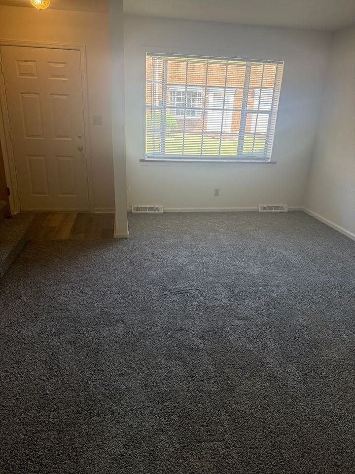 1723 E Cone Blvd - Photo 3 of 12