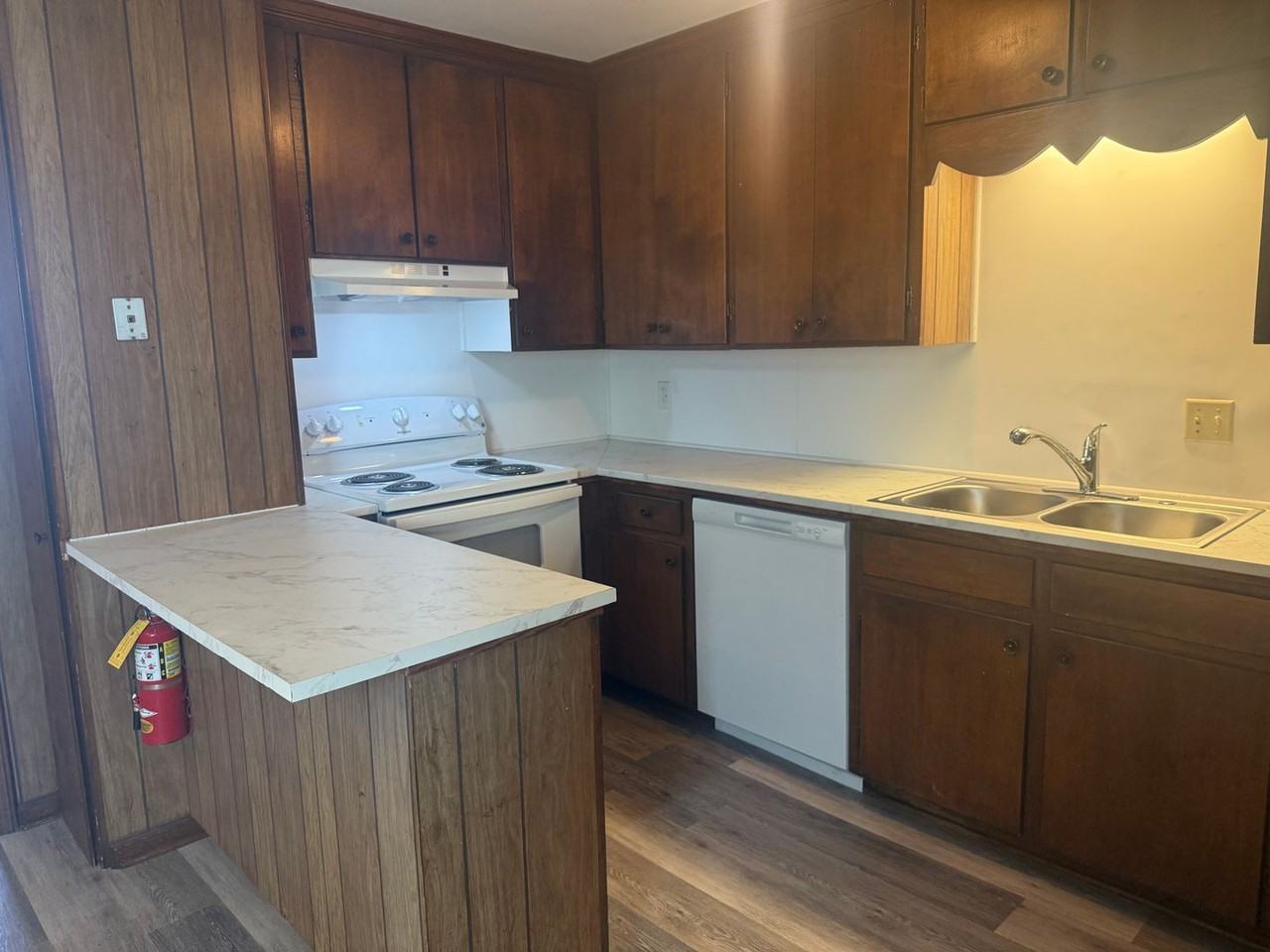 1723 E Cone Blvd - Photo 4 of 12