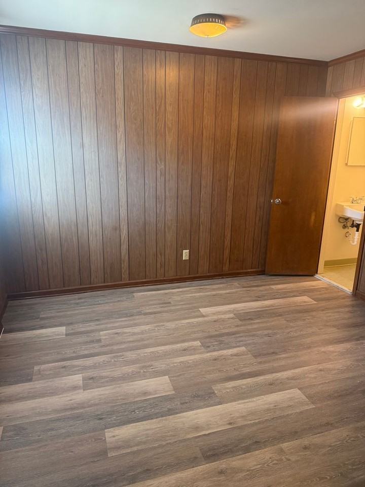 1723 E Cone Blvd - Photo 5 of 12