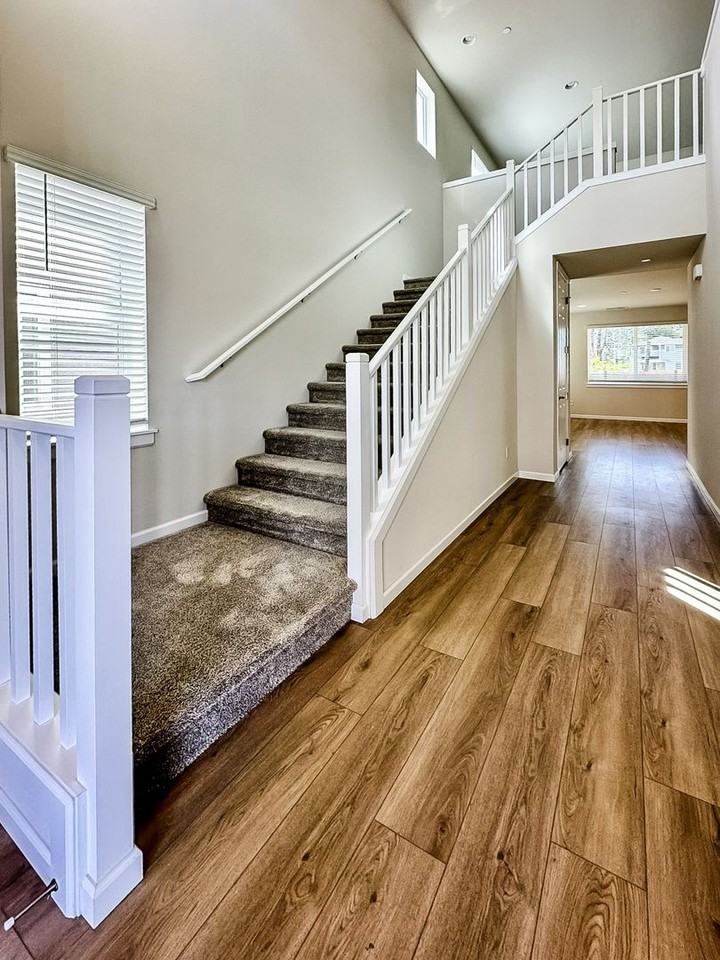7468 87th Dr Ne - Photo 2 of 22