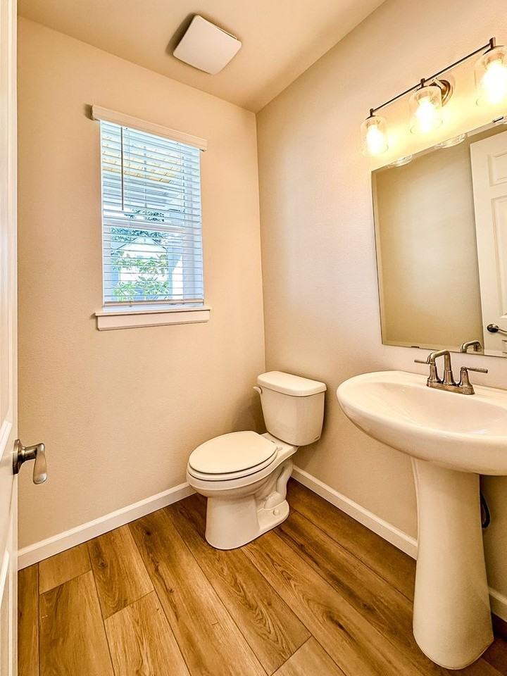 7468 87th Dr Ne - Photo 7 of 22