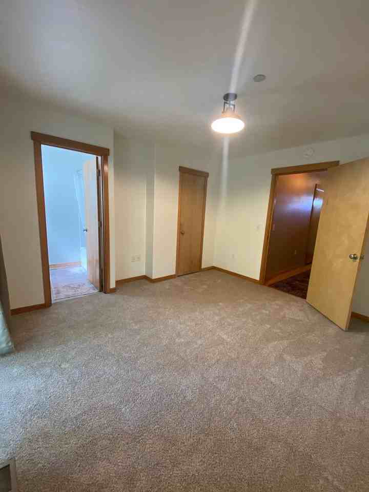 998 W 8th Pl - Photo 6 of 17