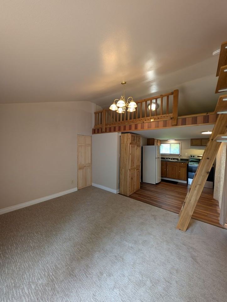 6491 Se Mile Hill Dr - Photo 3 of 10
