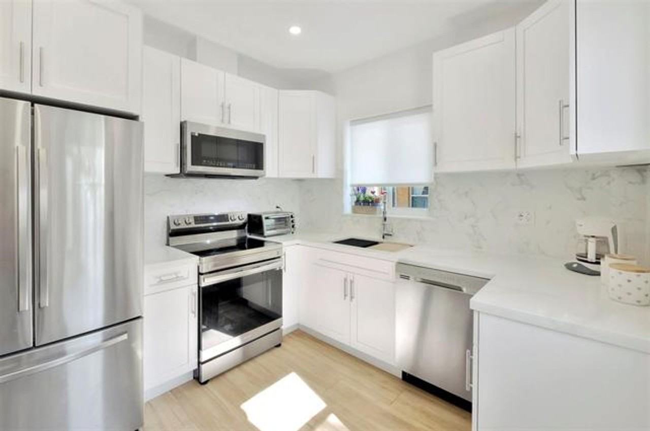 7825 Byron Ave - Photo 5 of 9