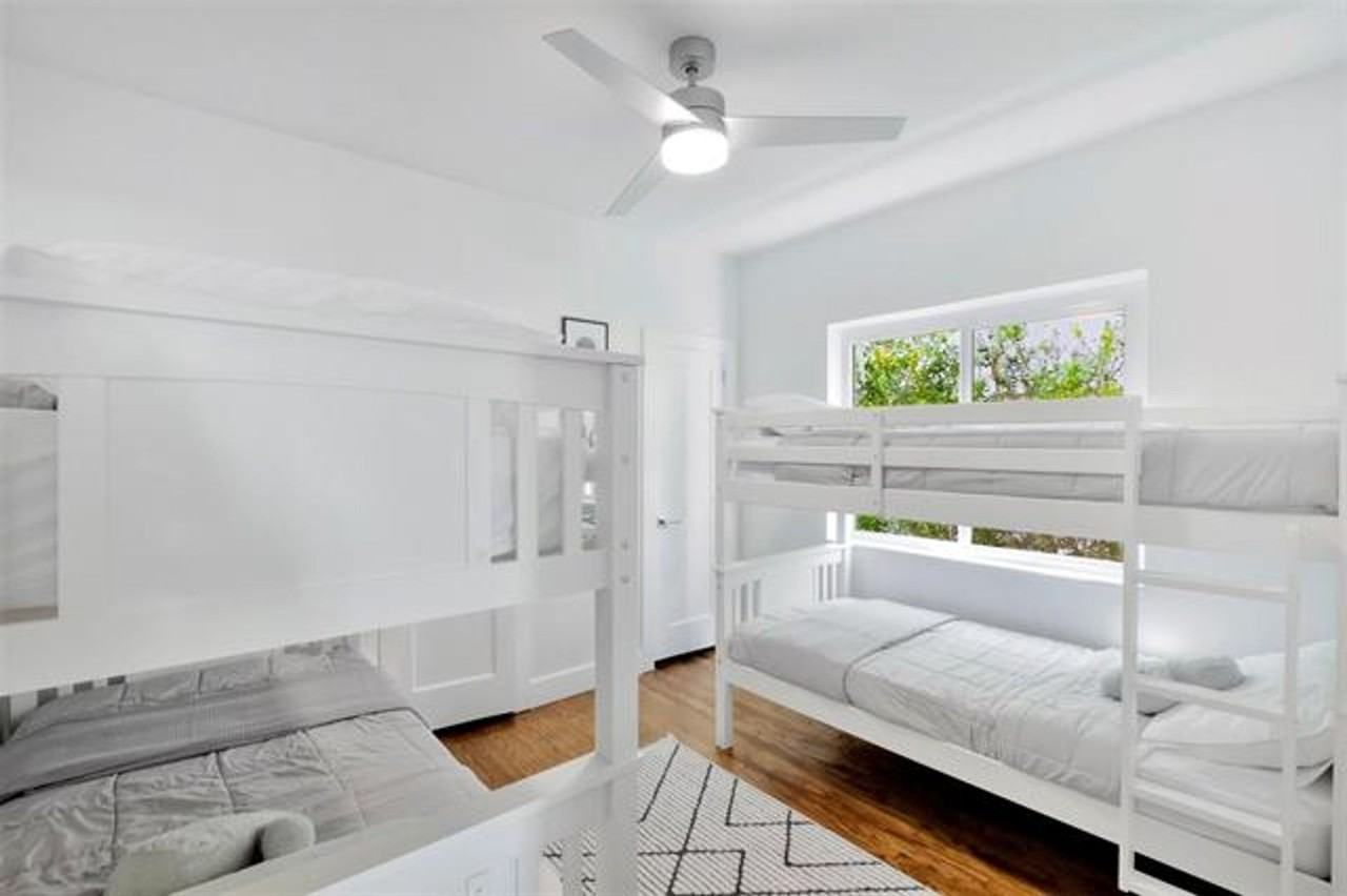 7825 Byron Ave - Photo 6 of 9