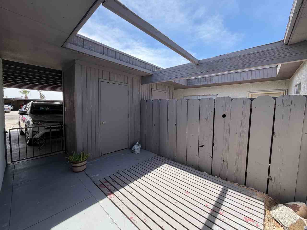 730 E 24th Pl - Photo 2 of 29