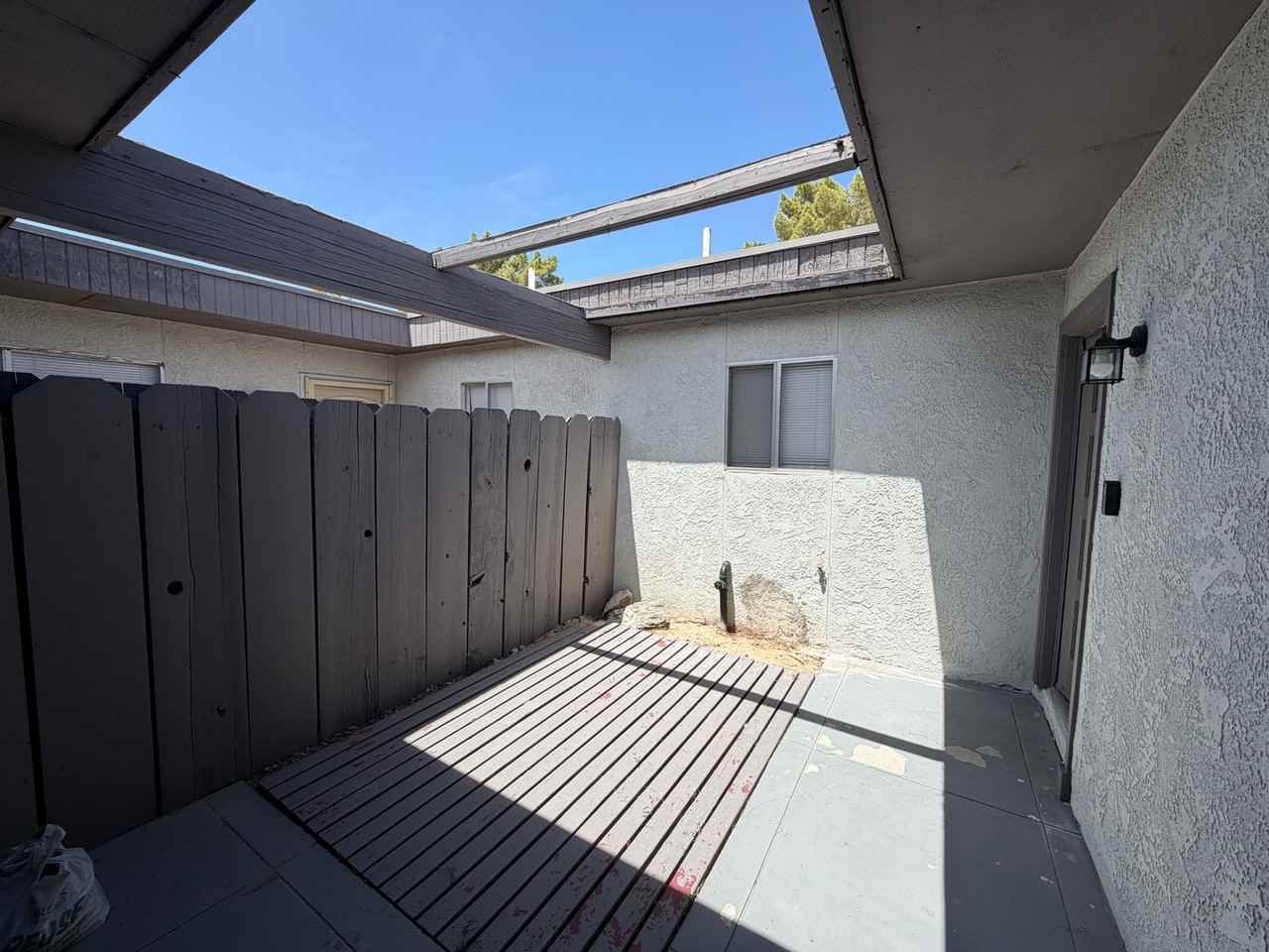 730 E 24th Pl - Photo 3 of 29