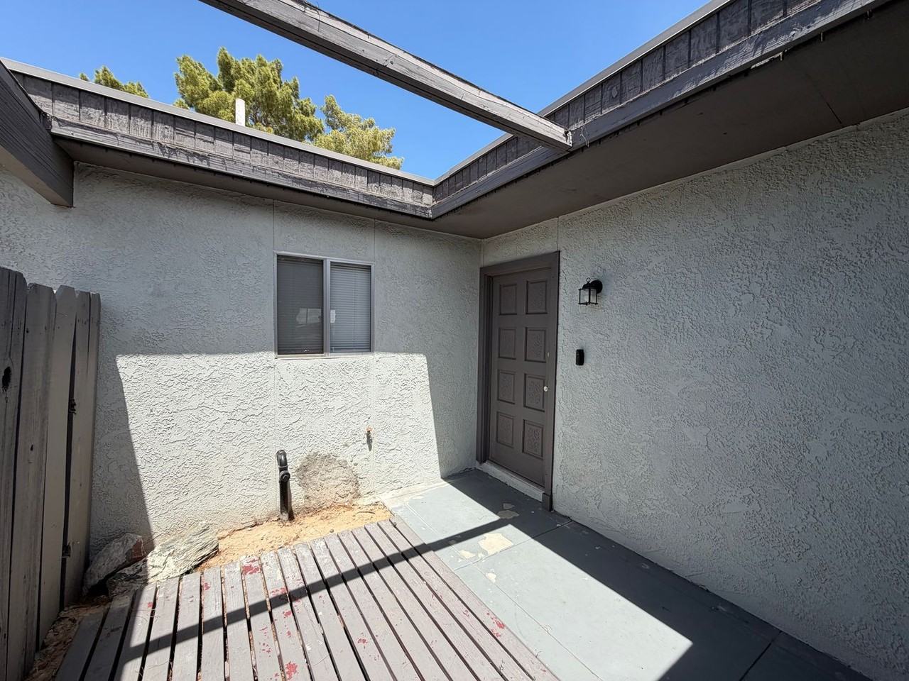 730 E 24th Pl - Photo 4 of 29