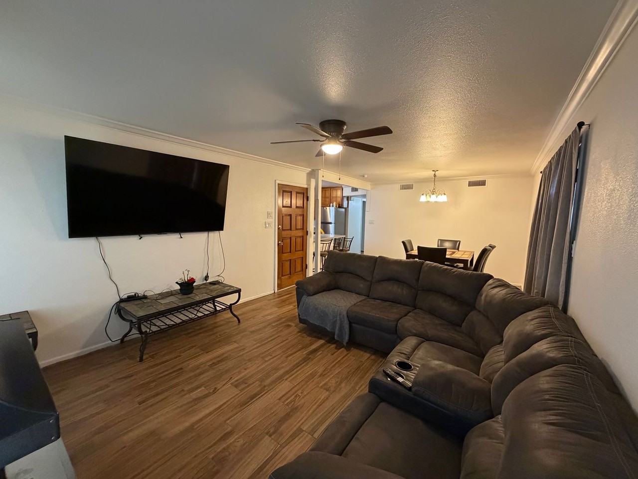 730 E 24th Pl - Photo 7 of 29