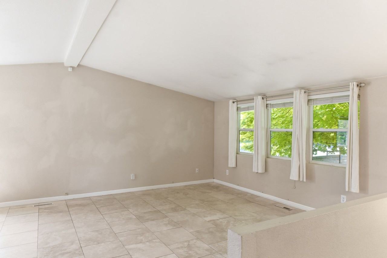429 S Miller St - Photo 4 of 25