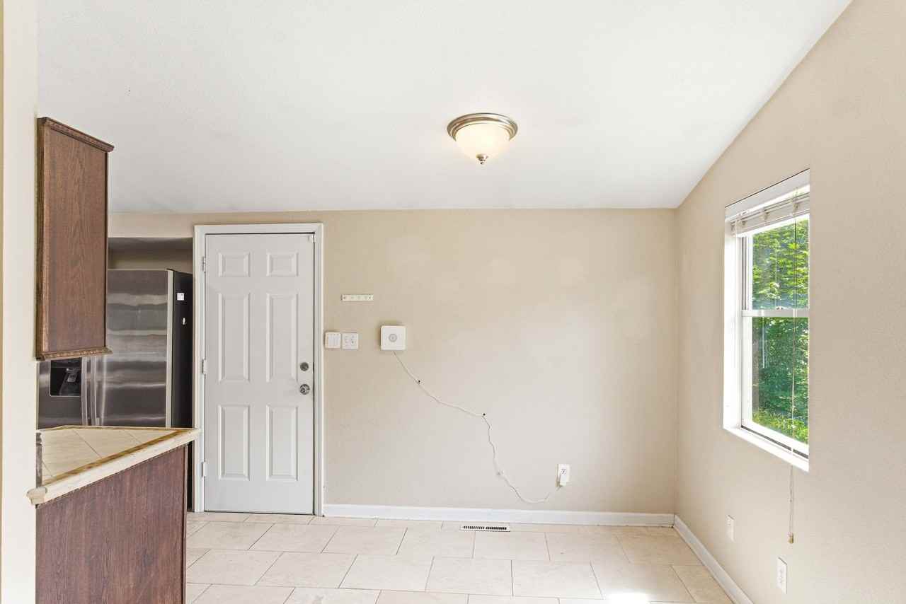 429 S Miller St - Photo 6 of 25