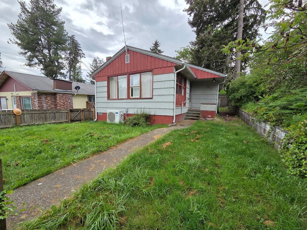 1324 Garrison Ave - Photo 3 of 20
