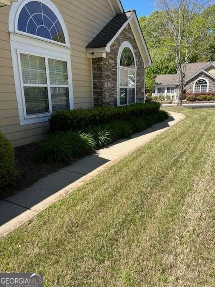 220 Rehobeth Way - Photo 3 of 25