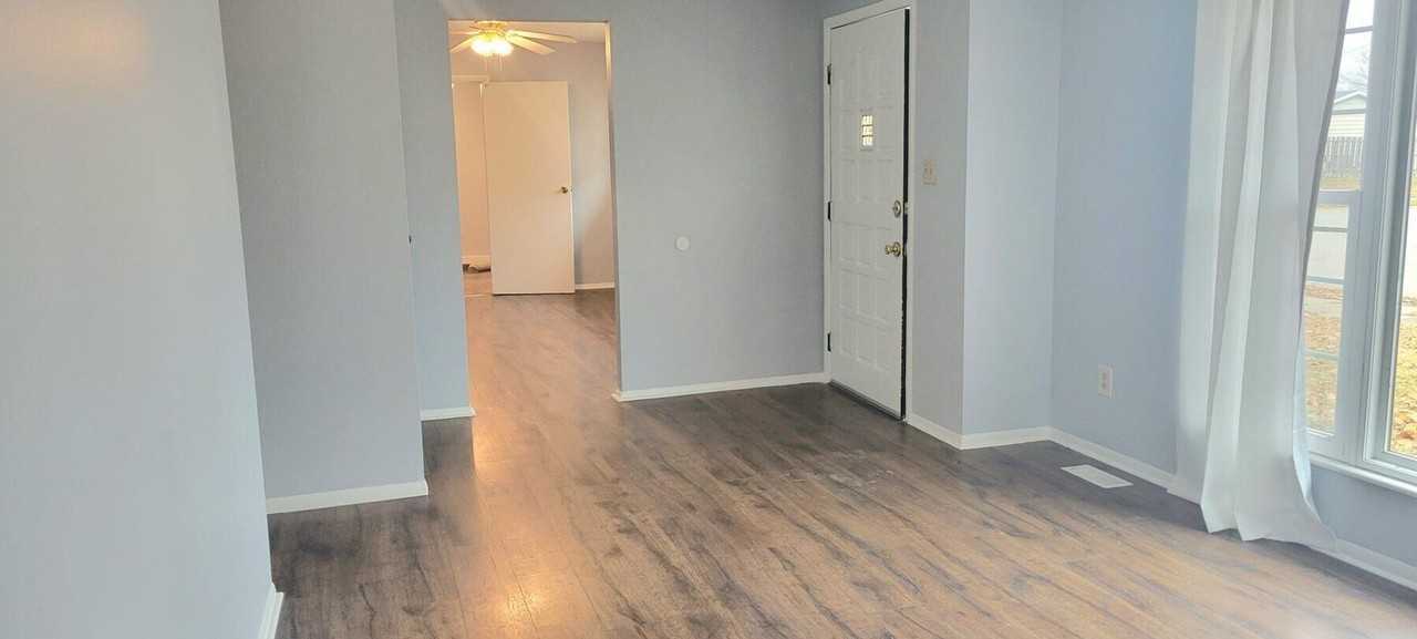 4145 N Camelot Dr - Photo 3 of 20