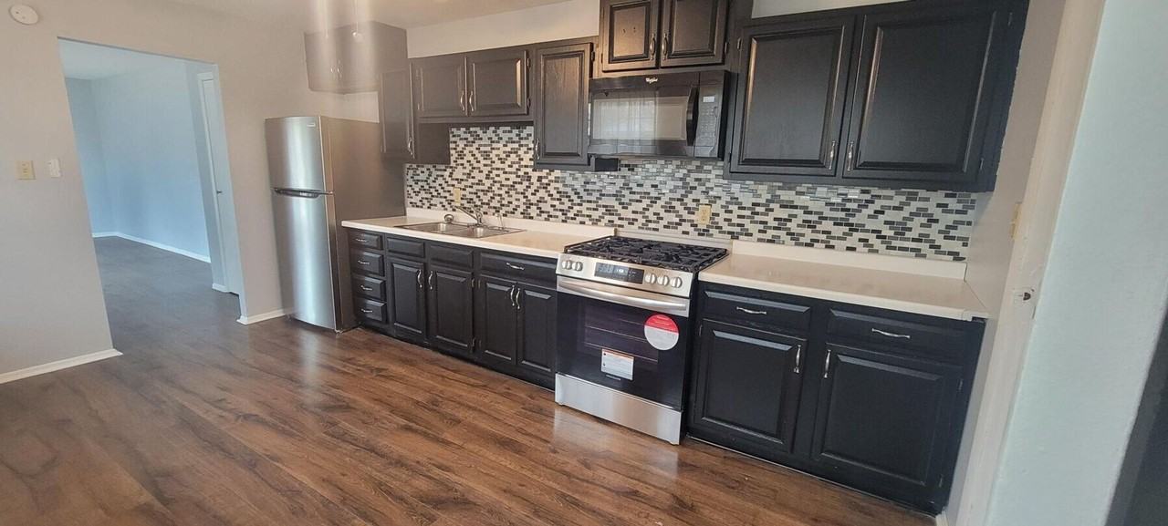 4145 N Camelot Dr - Photo 6 of 20