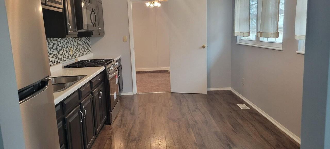 4145 N Camelot Dr - Photo 7 of 20