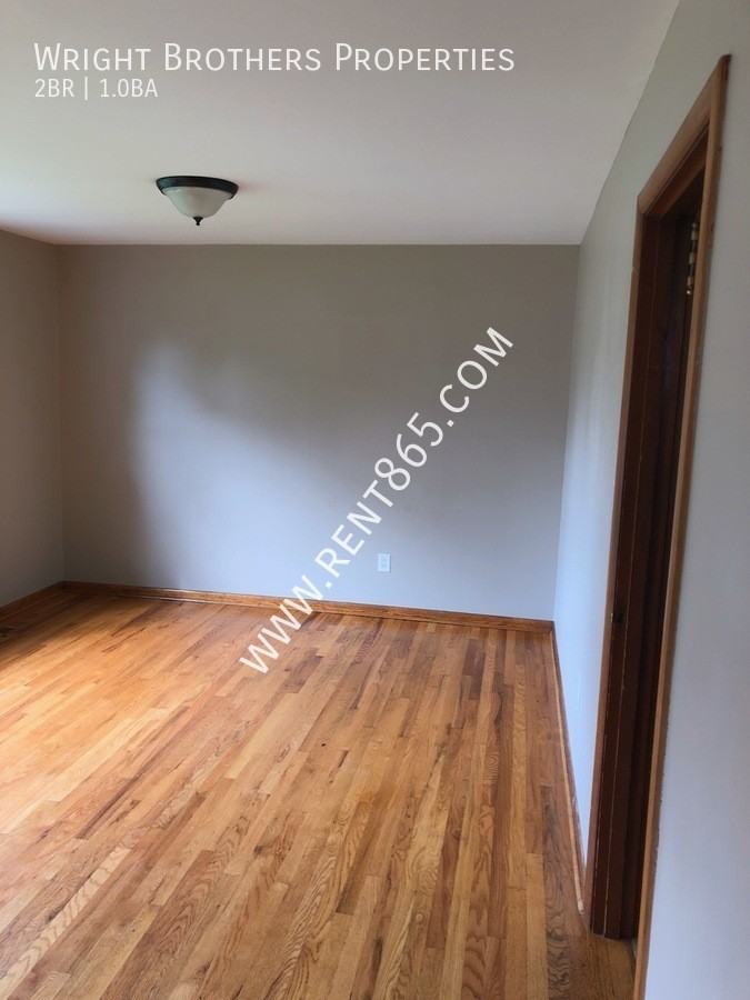 413 Howell Ave - Photo 6 of 27