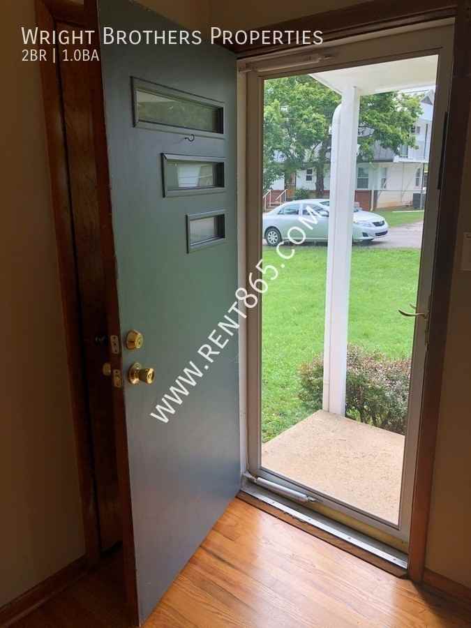 413 Howell Ave - Photo 7 of 27