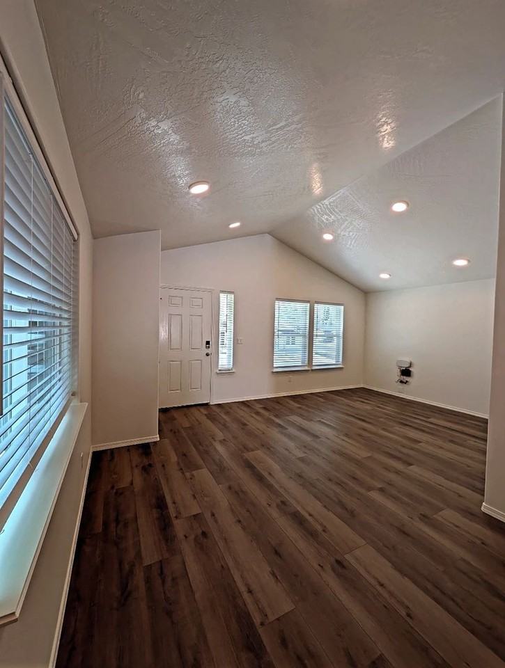 3683 S Quay St - Photo 3 of 11