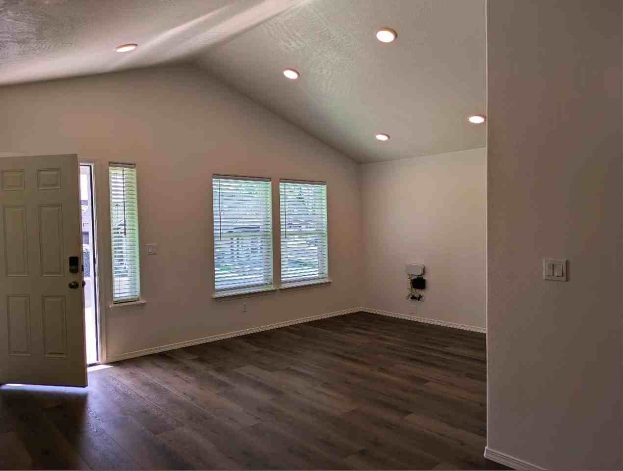 3683 S Quay St - Photo 4 of 11